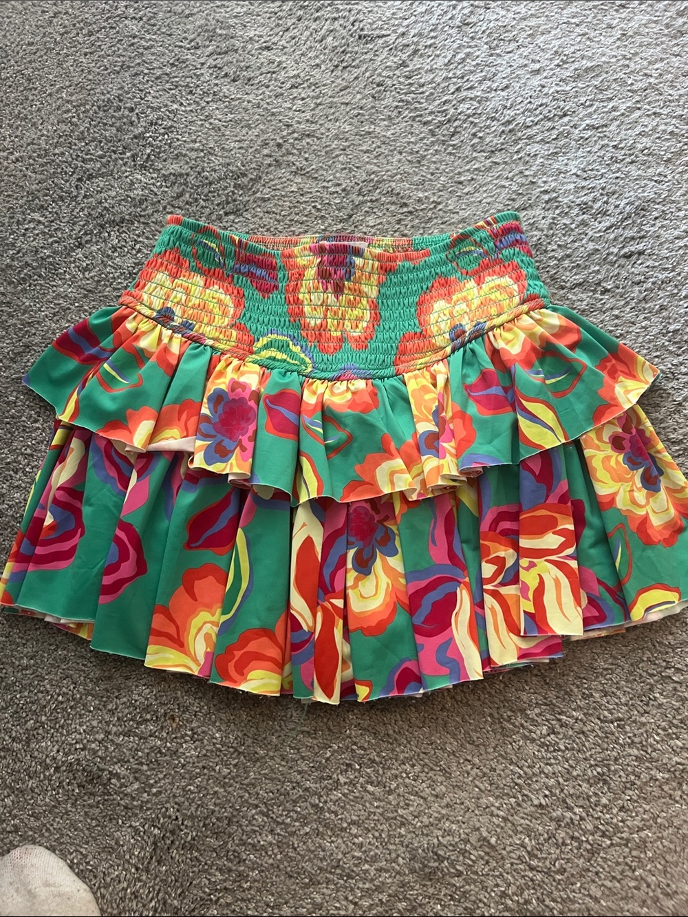 Tiered skirt bin 6